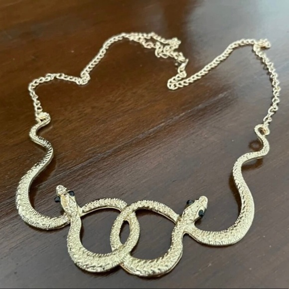 Auryn Gold Snakes Ouroboros Neverending Story Medusa Endless Knot Witch Necklace - Picture 9 of 15